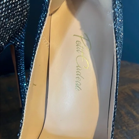 Elegant Black and Silver Women's Heels - Size 7 - Picture 7 of 12